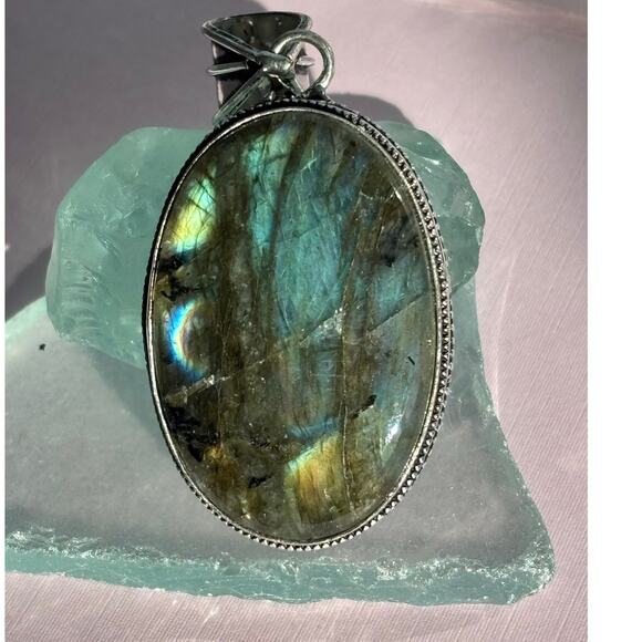 925 Sterling Chunky  Labradorite  Pendant - Picture 2 of 7